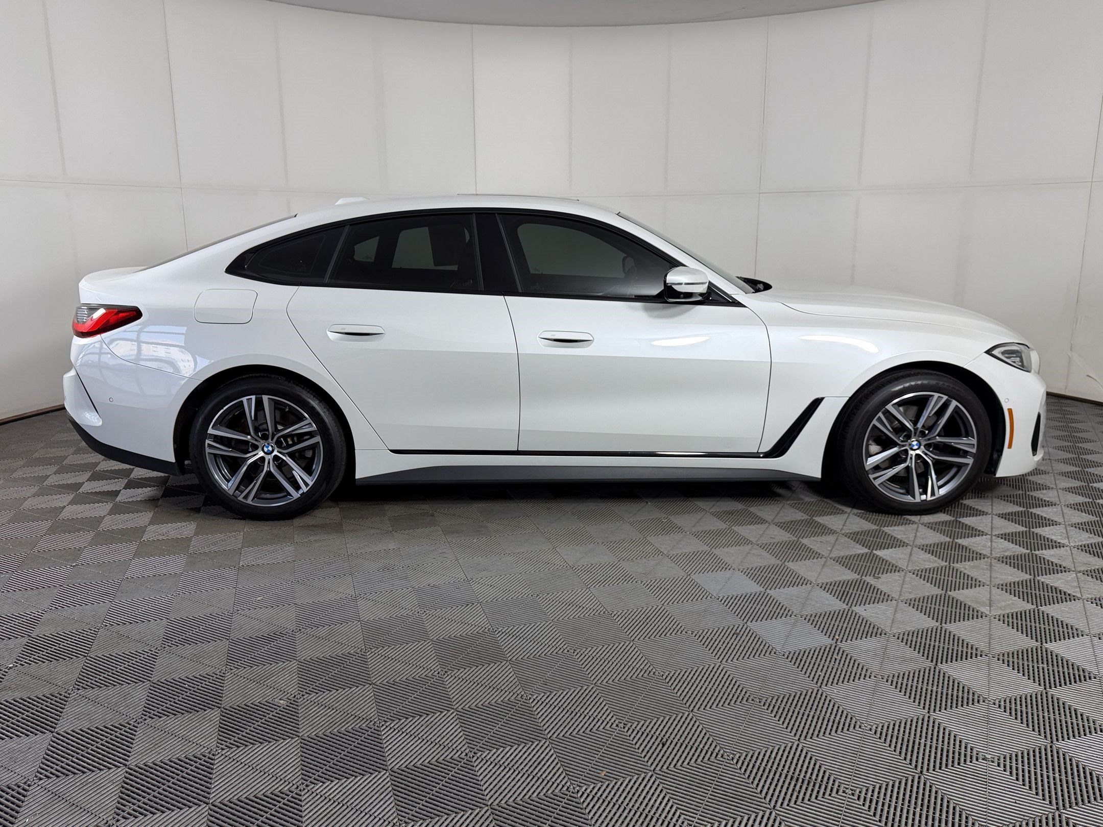 Used 2023 BMW 430i Gran Coupe xDrive w/ M Sport Package AWD/4WD image 8