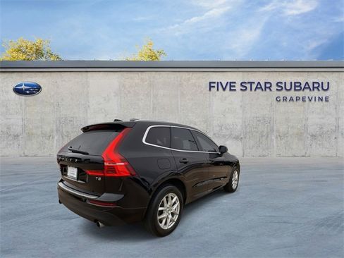 Used 2021 Volvo XC60 T5 Momentum w/ Climate Package image 8