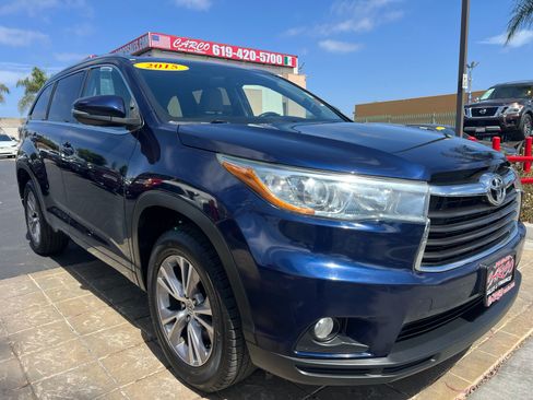 Used 2015 Toyota Highlander XLE FWD image 1