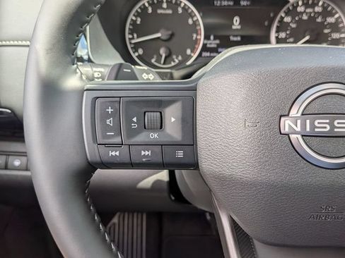 Used 2026 Nissan Pathfinder SV w/ SV Premium Package FWD image 24