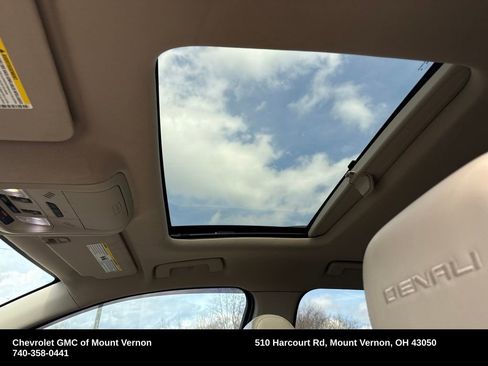 Used 2017 GMC Acadia Denali w/ Technology Package FWD image 22