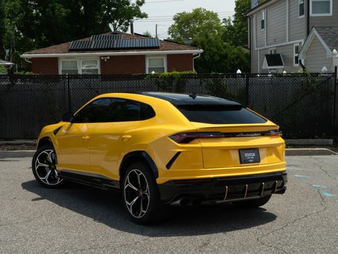 Used 2021 Lamborghini Urus AWD/4WD image 35