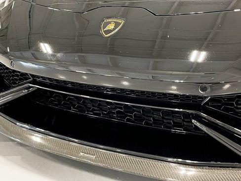 Used 2017 Lamborghini Huracan LP 610-4 image 8