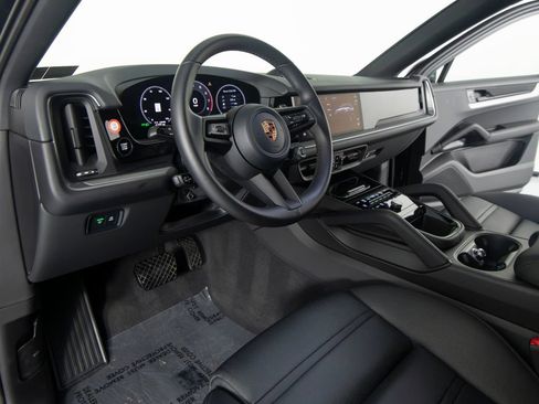 Certified 2026 Porsche Cayenne Coupe AWD/4WD image 15