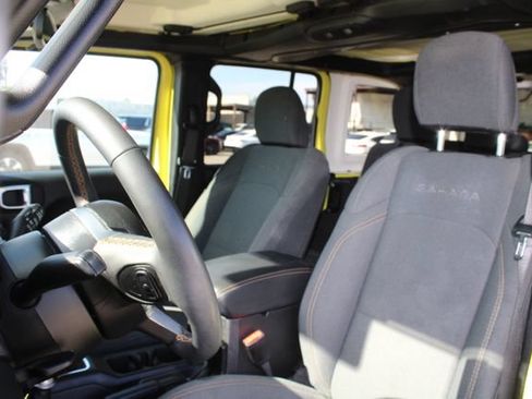 Used 2024 Jeep Wrangler Unlimited Sahara AWD/4WD image 31