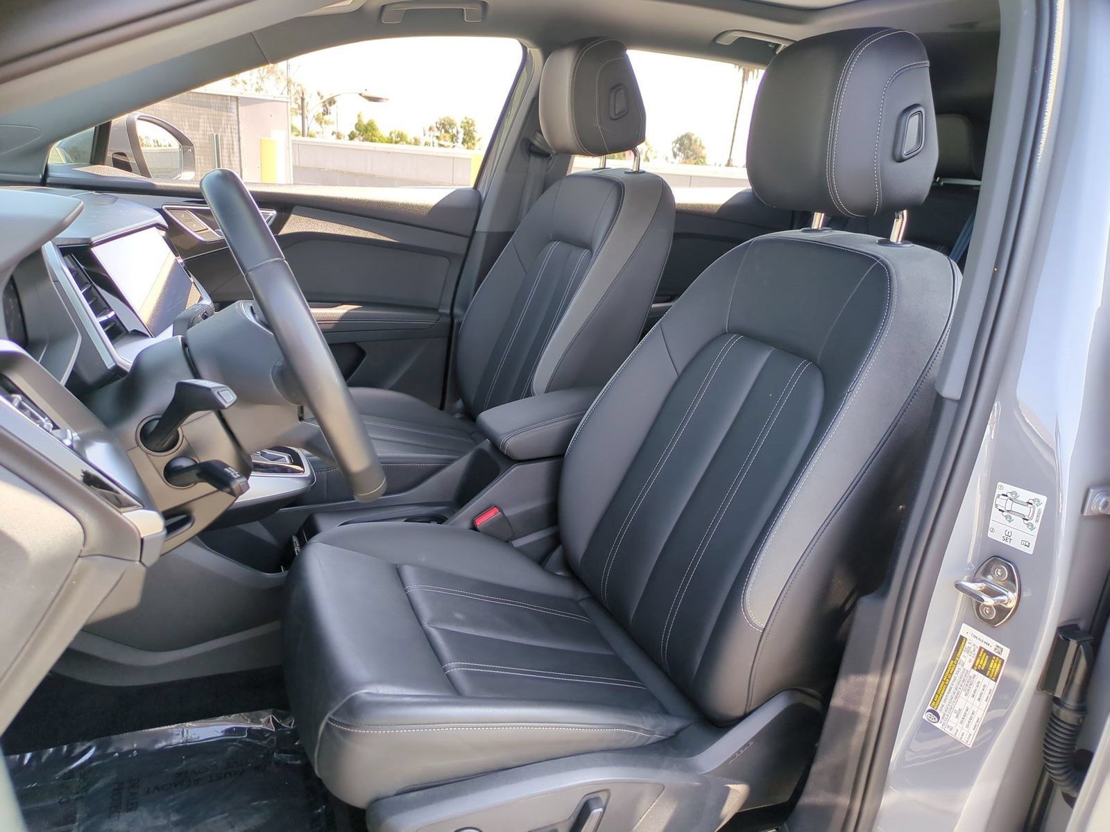Used 2023 Audi Q4 e-tron Premium w/ Convenience Package AWD/4WD image 29