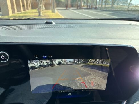 Used 2025 Chevrolet Equinox LT image 17