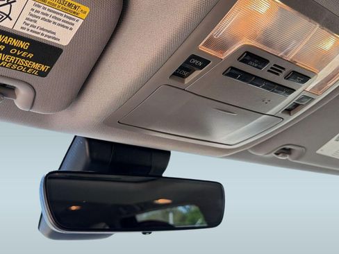 Used 2019 Toyota Highlander SE image 20