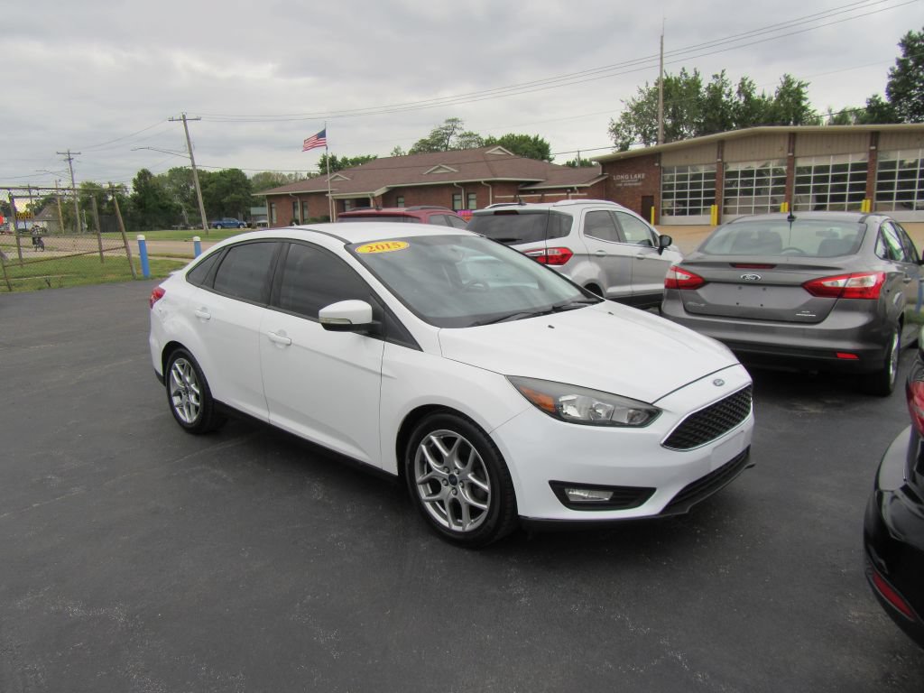 Used 2015 Ford Focus SE w/ Equipment Group 201A FWD image 1