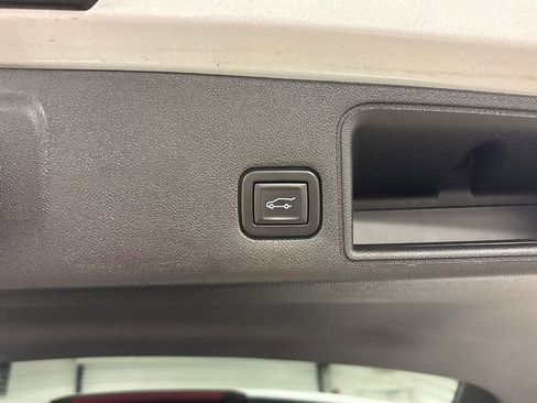 Used 2021 GMC Terrain SLT image 20