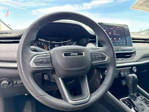 Used 2022 Jeep Compass Latitude AWD/4WD image 11