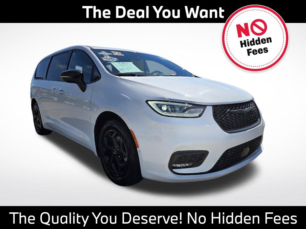 Used 2024 Chrysler Pacifica Limited FWD image 1