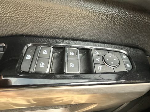 Used 2024 Nissan Pathfinder Platinum w/ Lighting Package (N93) AWD/4WD image 27