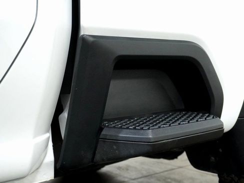 Used 2024 Chevrolet Silverado 2500 Custom w/ Custom Convenience Package image 9