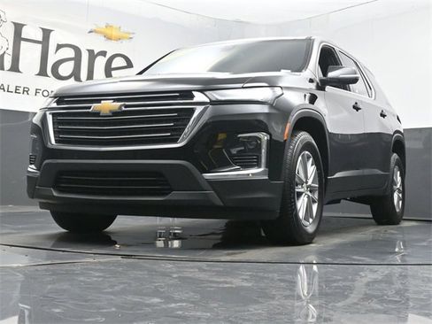 Used 2023 Chevrolet Traverse LT image 4