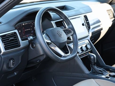 Used 2023 Volkswagen Atlas Cross Sport SEL image 17
