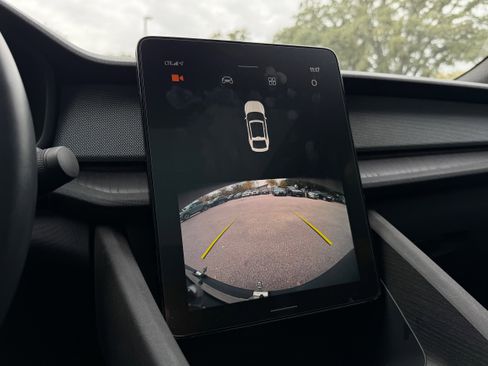 Used 2022 Polestar Polestar 2 w/ Performance Package image 18