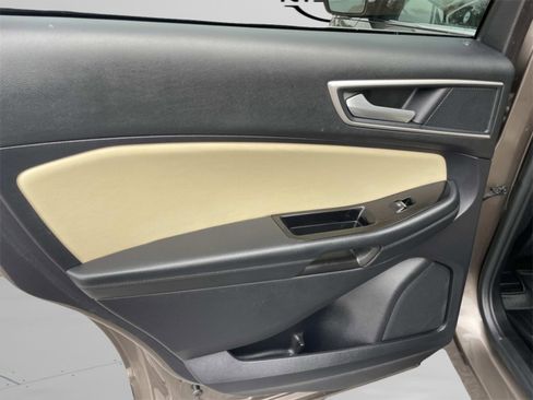 Used 2019 Ford Edge SEL w/ Equipment Group 201A image 10