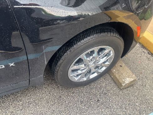 Used 2022 Chevrolet Equinox LT AWD/4WD image 16