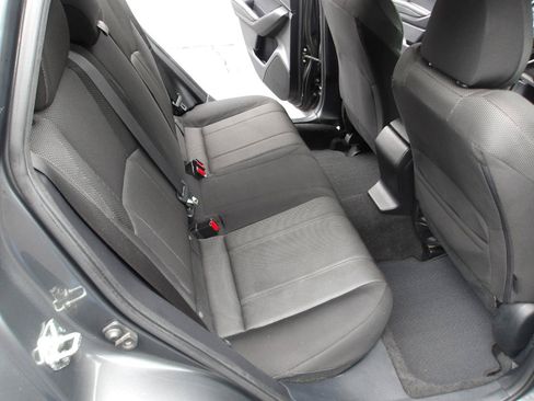 Used 2018 Subaru Impreza 2.0i Premium AWD/4WD image 12