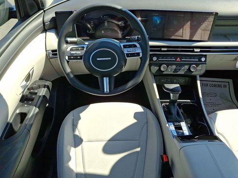 Certified 2025 Hyundai Tucson SE image 26