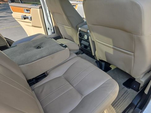 Used 2016 Land Rover LR4 HSE AWD/4WD image 11