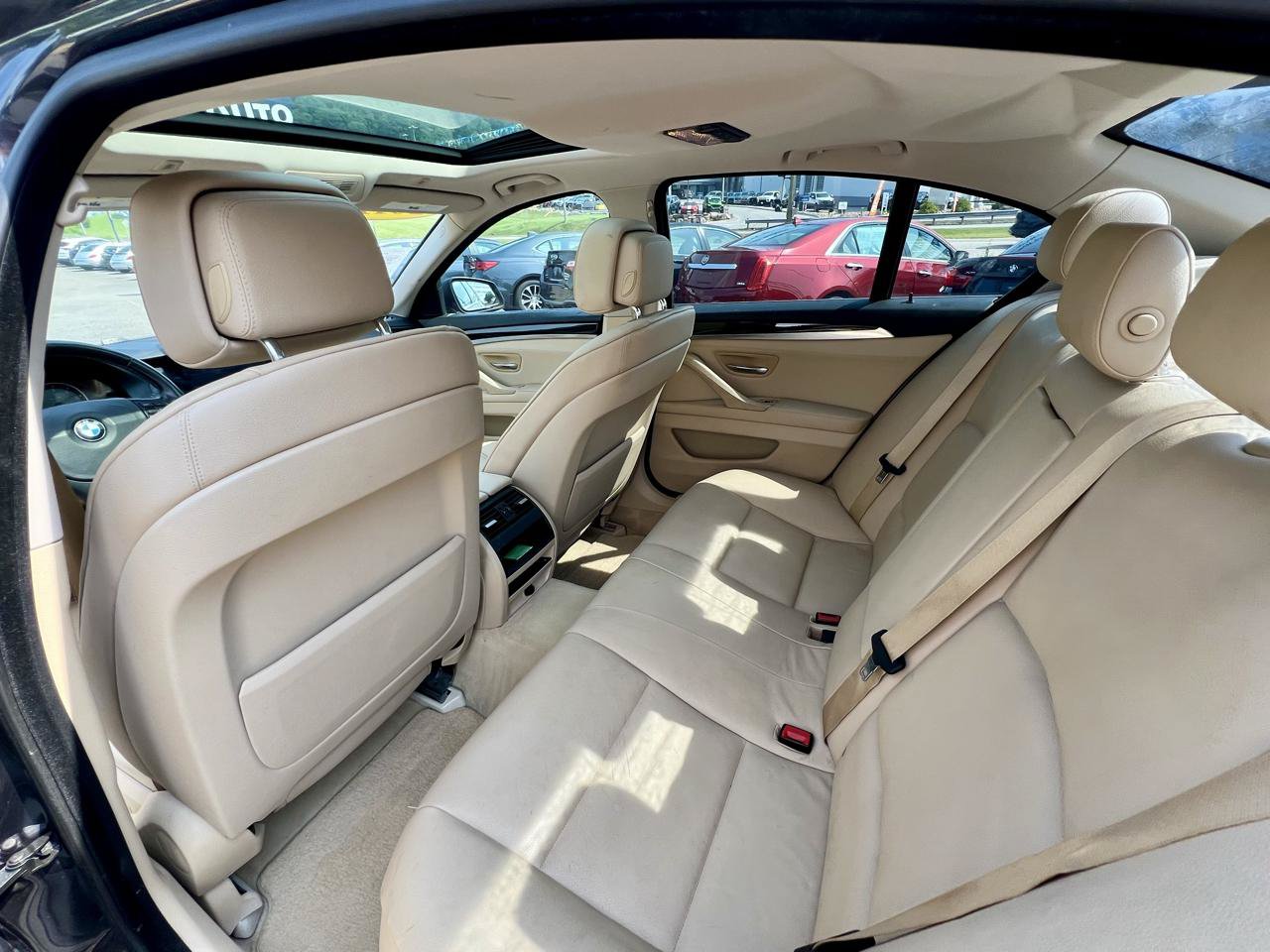 Used 2011 BMW 528i Sedan RWD image 14