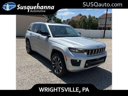 Used 2022 Jeep Grand Cherokee Overland AWD/4WD image 1