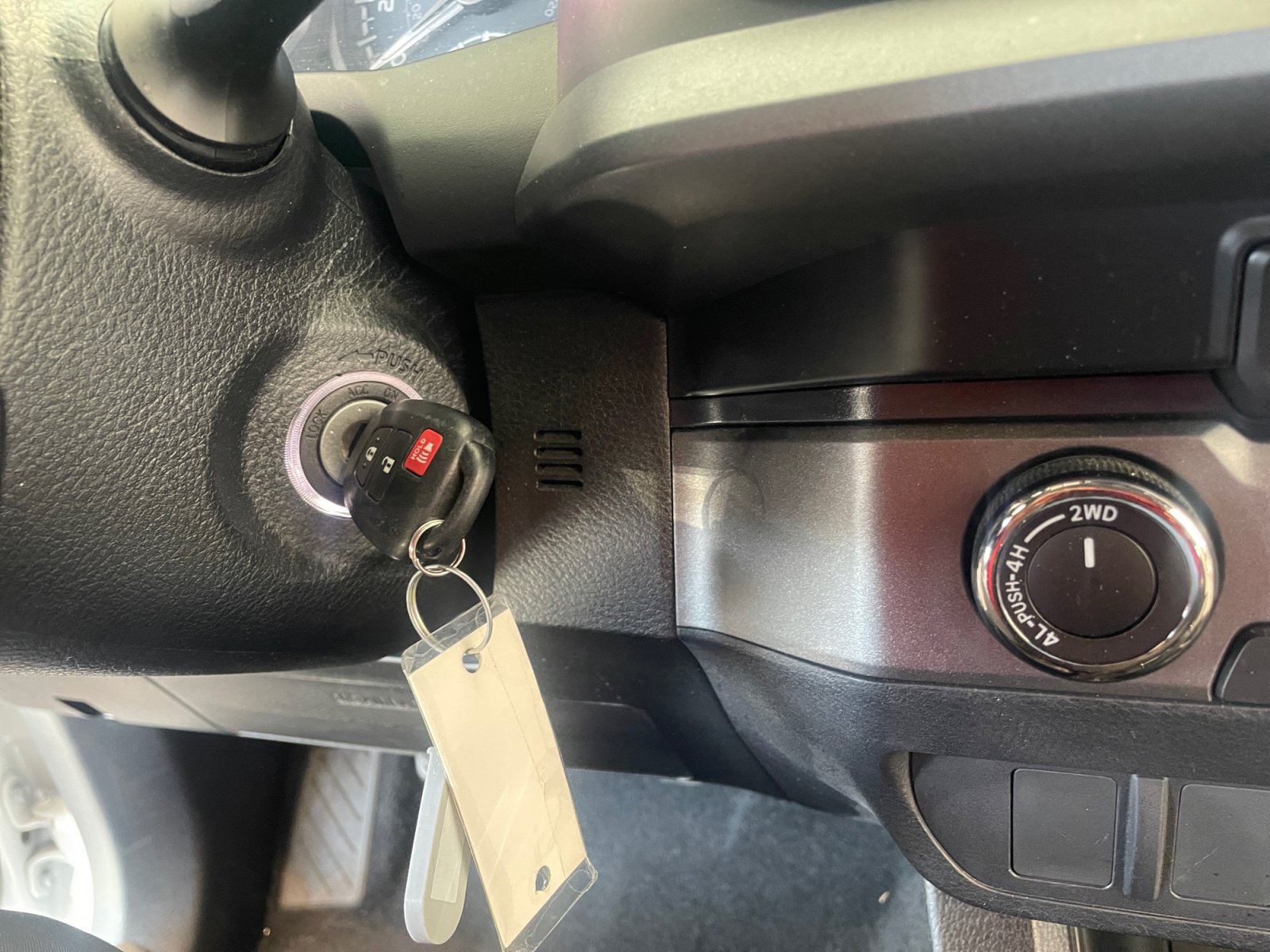 Used 2020 Toyota Tacoma TRD Off-Road AWD/4WD image 30