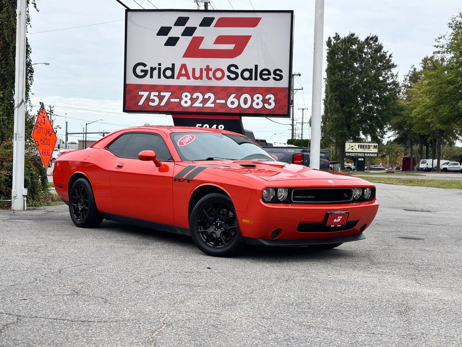 Used 2009 Dodge Challenger R/T RWD image 1