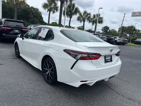 Used 2023 Toyota Camry SE FWD image 8