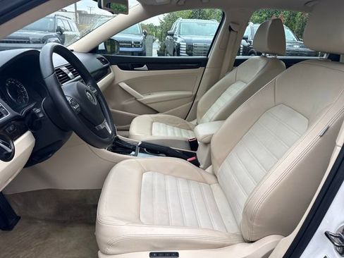 Used 2014 Volkswagen Passat TDI SEL Premium FWD image 9