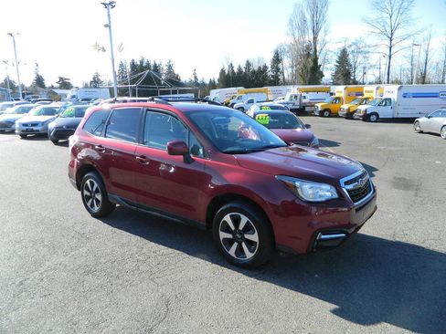Used 2017 Subaru Forester 2.5i Premium image 2