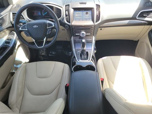 Used 2018 Ford Edge Titanium FWD image 19