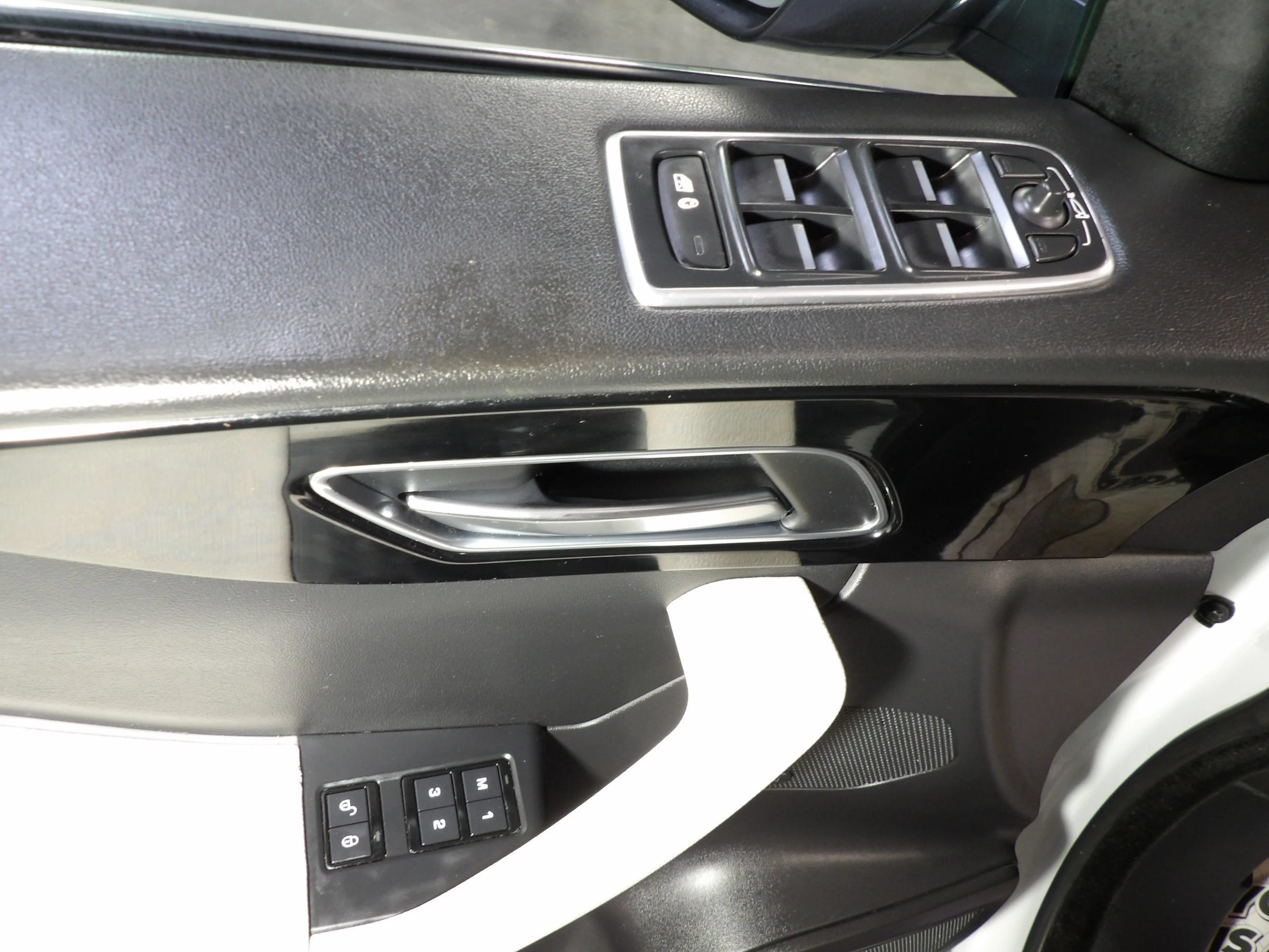 Used 2018 Jaguar F-PACE Prestige AWD/4WD image 9