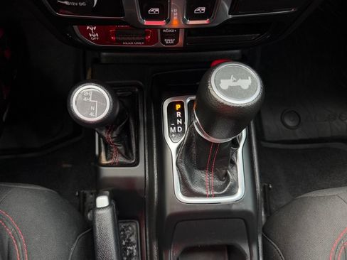 Used 2023 Jeep Wrangler Rubicon w/ Cold Weather Group AWD/4WD image 20