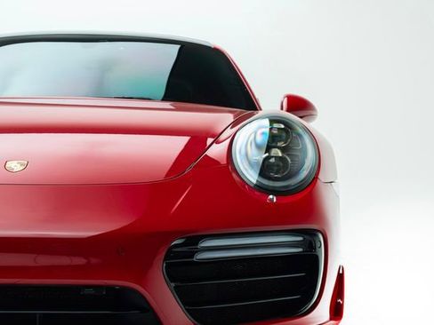 Used 2018 Porsche 911 Turbo S image 8