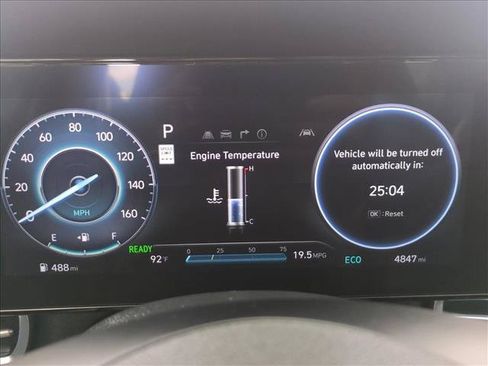 Certified 2025 Hyundai Elantra Limited FWD image 11