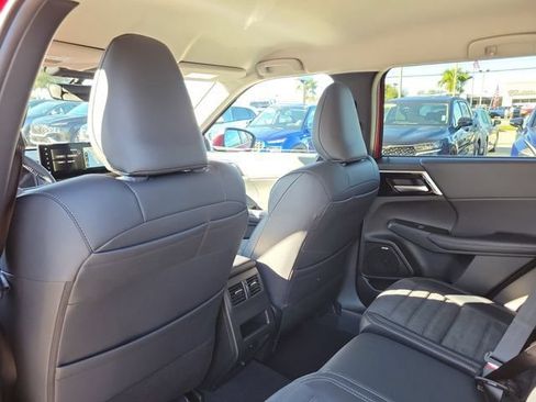 New 2026 Mitsubishi Outlander SE FWD image 15