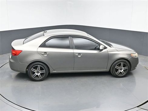 Used 2010 Kia Forte EX image 35
