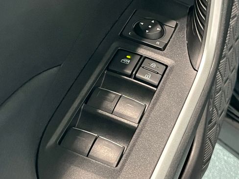Used 2022 Toyota RAV4 XLE w/ XLE Grade Weather Package AWD/4WD image 33