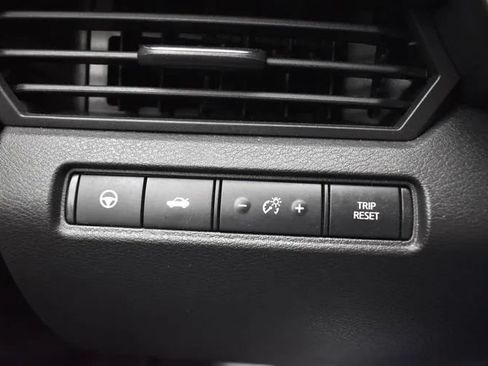 Used 2024 Nissan Altima 2.5 SV w/ SV Premium Package FWD image 22