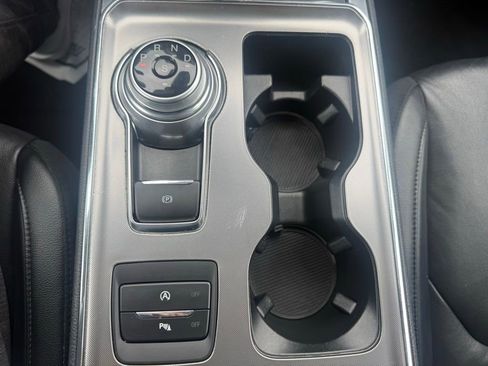 Used 2022 Ford Edge Titanium AWD/4WD image 26