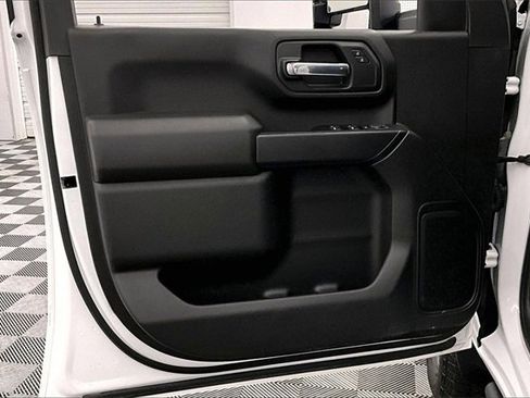 Used 2023 Chevrolet Silverado 2500 Custom image 17