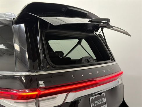 Used 2022 Lincoln Navigator L Reserve image 8