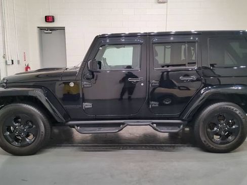 Used 2015 Jeep Wrangler Unlimited Sahara AWD/4WD image 7