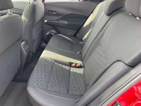 Used 2022 Nissan Kicks SV image 6