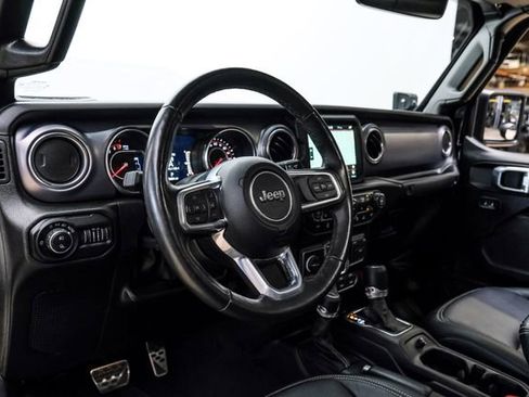 Used 2022 Jeep Gladiator Rubicon w/ Cold Weather Group image 12