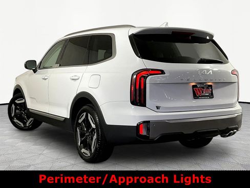 Used 2025 Kia Telluride EX FWD image 4