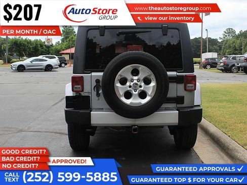 Used 2015 Jeep Wrangler Unlimited Sahara w/ Connectivity Group AWD/4WD image 7